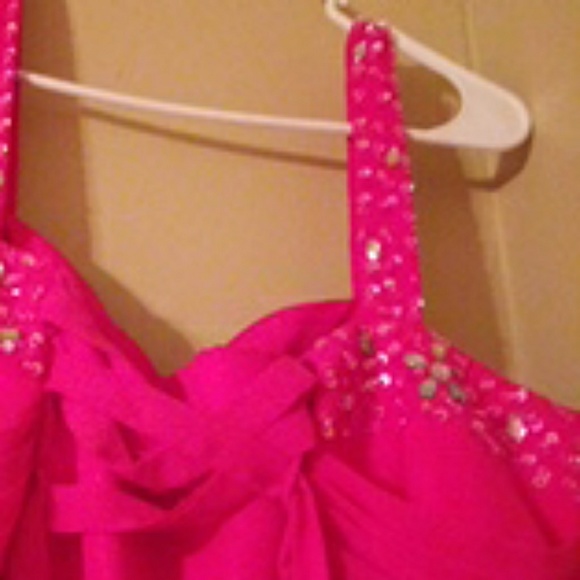 Dress - Picture 5 of 8